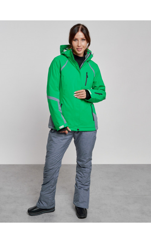 Женский горнолыжный костюм для зимних видов спорта.