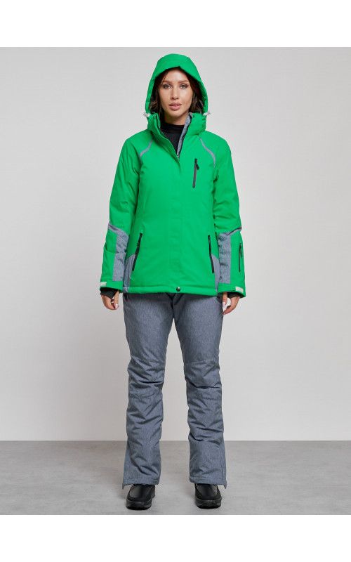 Женский горнолыжный костюм для зимних видов спорта.