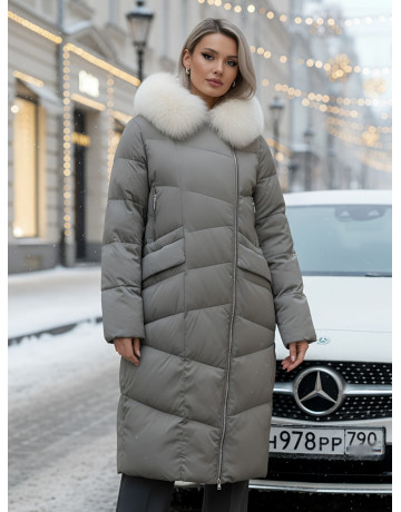 Пуховик премиум-класса с английским воротником из натурального меха кролика, сезон осень-зима 2025.