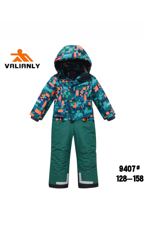 Зимний комбинезон для мальчика: активный отдых и безопасность