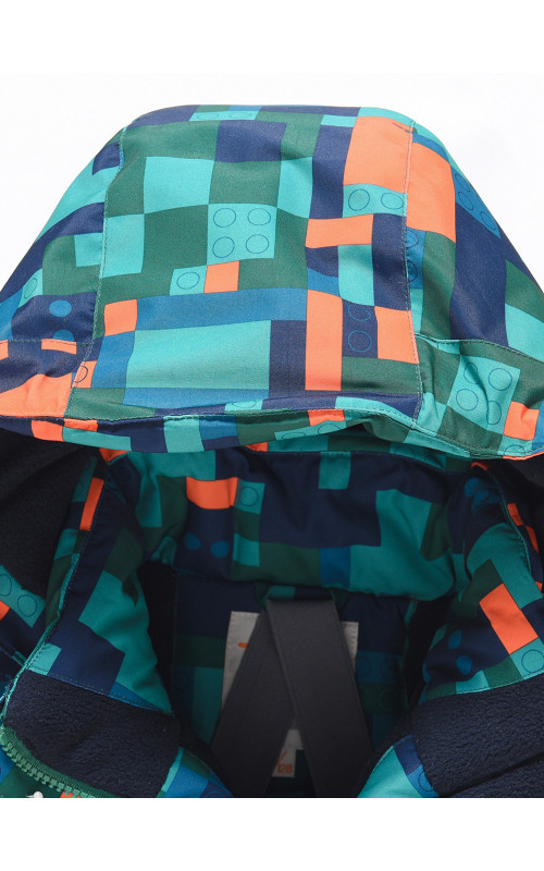 Зимний комбинезон для мальчика: активный отдых и безопасность