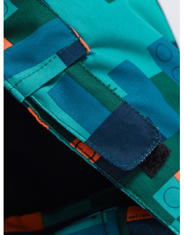 Зимний комбинезон для мальчика: активный отдых и безопасность