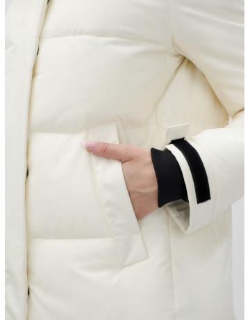 Длинный зимний пуховик с капюшоном для женщин.