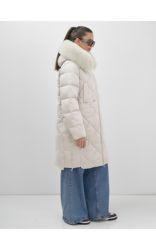Длинный зимний пуховик с мехом песца.