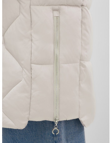 Длинный зимний пуховик с мехом песца.