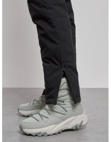 Женский горнолыжный комплект.