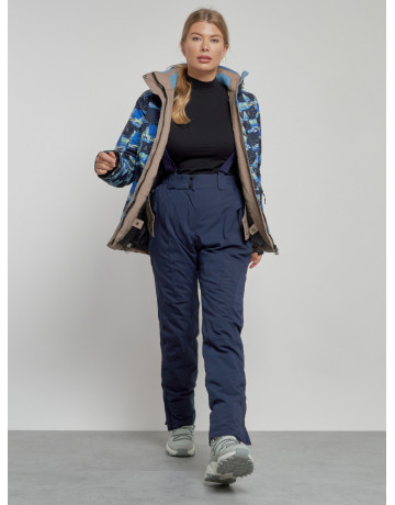 Женский горнолыжный костюм для зимних видов спорта.