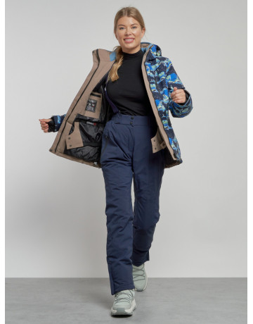 Женский горнолыжный костюм для зимних видов спорта.