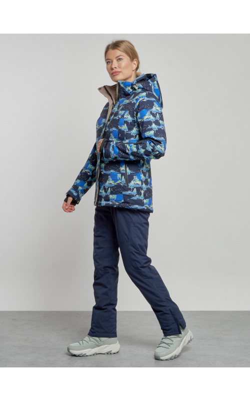 Женский горнолыжный костюм для зимних видов спорта.