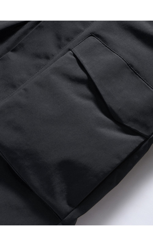 Зимняя парка для мальчика-подростка тёплая и практичная.