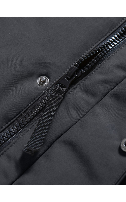 Зимняя парка для мальчика-подростка тёплая и практичная.