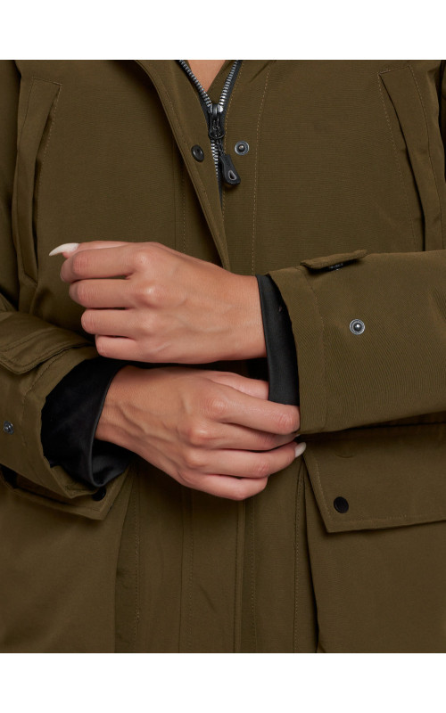 Женская зимняя парка с капюшоном, хаки, для активного отдыха. в Тюмени