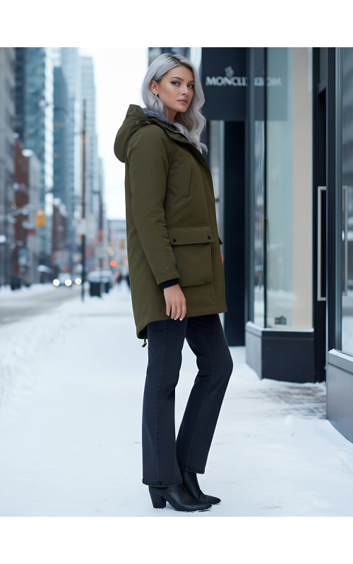 Женская зимняя парка с капюшоном, хаки, для активного отдыха. в Тюмени