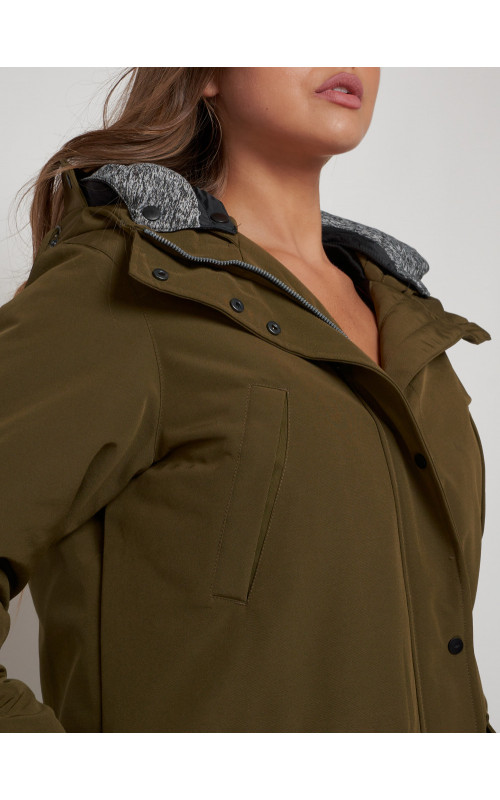 Женская зимняя парка с капюшоном, хаки, для активного отдыха. в Тюмени