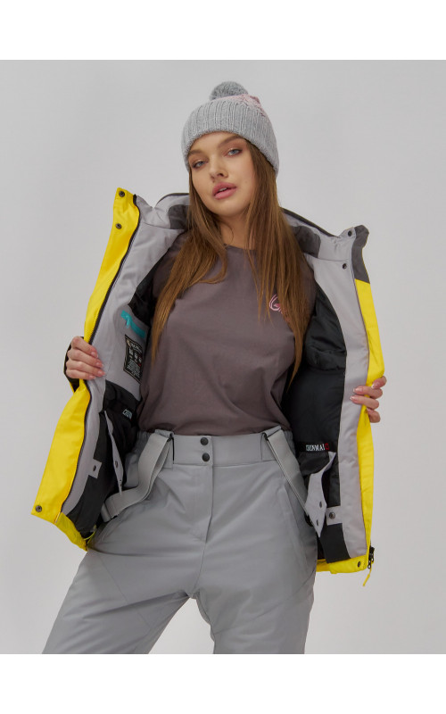 Женская горнолыжная куртка: стиль и защита для зимних склонов