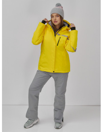 Женская горнолыжная куртка: стиль и защита для зимних склонов