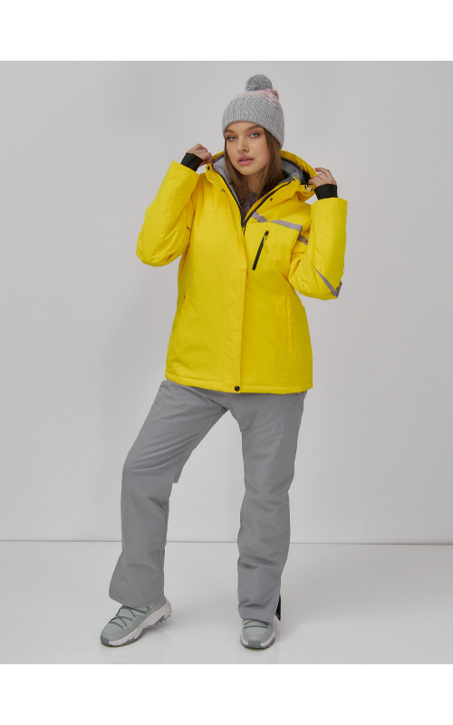 Женская горнолыжная куртка: стиль и защита для зимних склонов