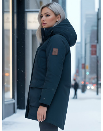 Женская зимняя парка для активного отдыха.