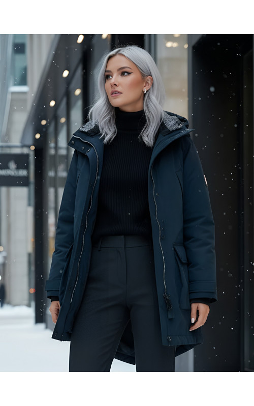 Женская зимняя парка с капюшоном, тёмно-синего цвета. в Тюмени