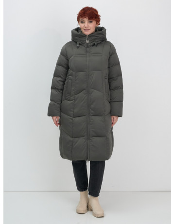 Длинный женский пуховик с капюшоном.