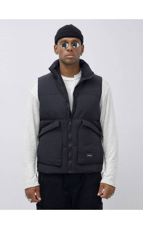 Стеганый зимний жилет для мужчин: защита от холода и стиль.