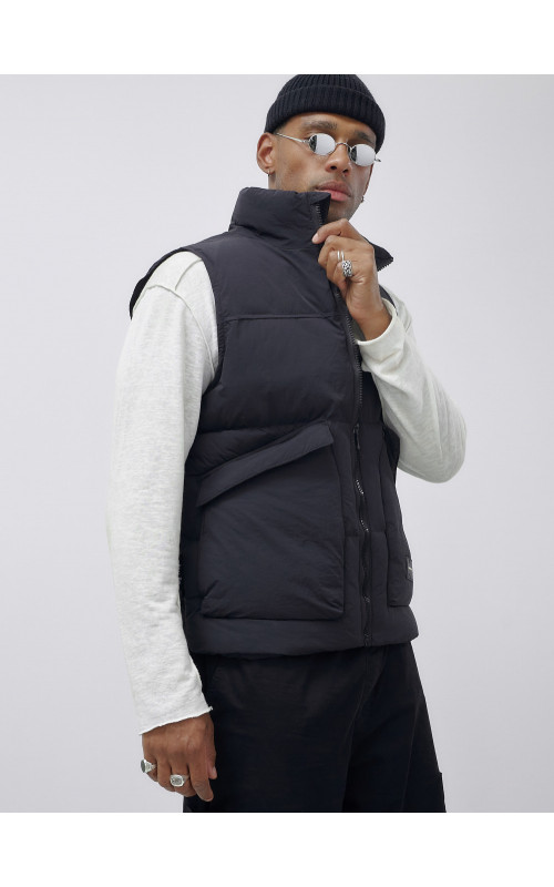 Стеганый зимний жилет для мужчин: защита от холода и стиль.