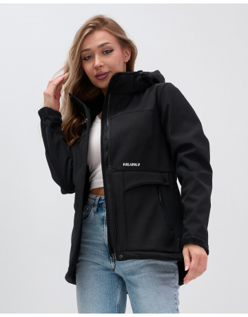 Женская спортивная ветровка с капюшоном softshell, чёрная, для активного отдыха в Тюмени