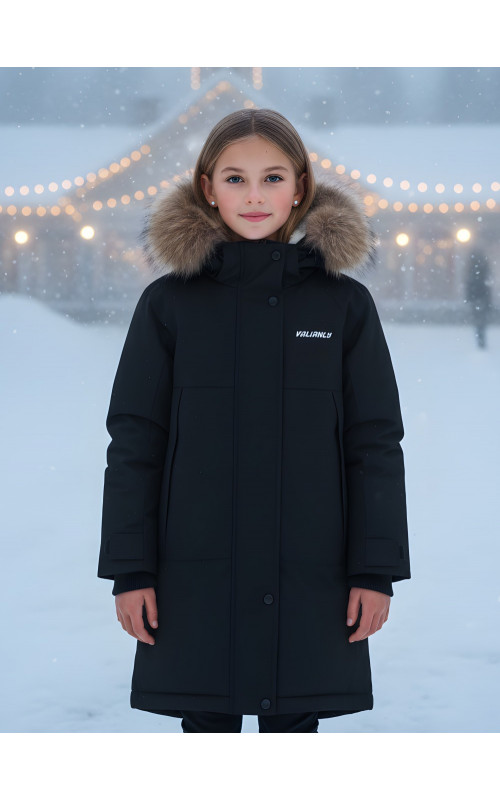 Тёплая детская парка с регулируемой посадкой.