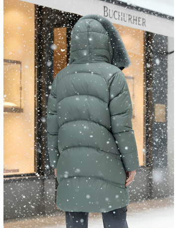 Длинный пуховик премиум-класса для зимы.