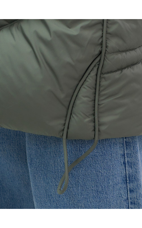 Длинный пуховик премиум-класса для зимы.