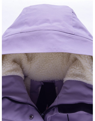 Зимняя парка для девочки-подростка с меховой подкладкой и ветро- и влагоотталкивающей тканью.