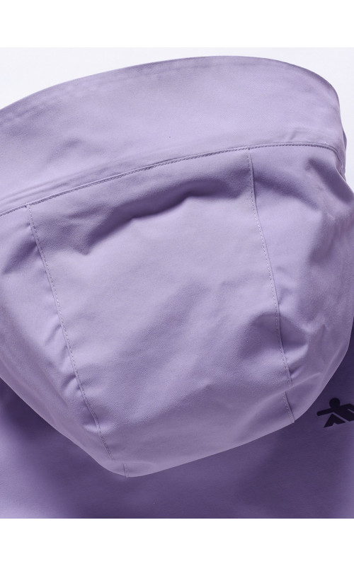 Зимняя парка для девочки-подростка с меховой подкладкой и ветро- и влагоотталкивающей тканью.