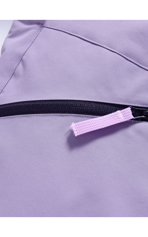 Зимняя парка для девочки-подростка с меховой подкладкой и ветро- и влагоотталкивающей тканью.