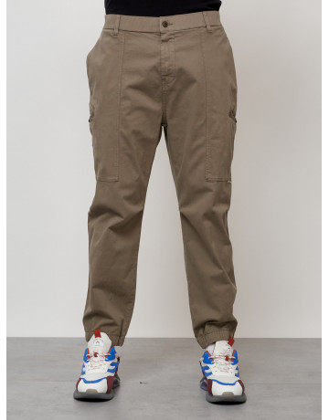 Мужские брюки зауженного кроя.