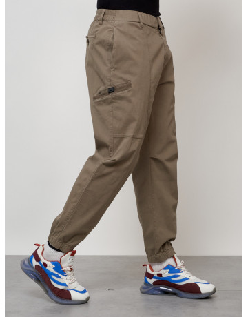 Мужские брюки зауженного кроя.