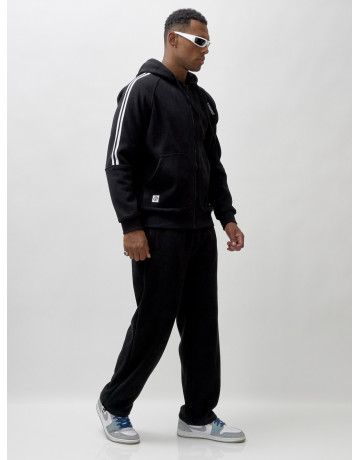 Утеплённый мужской спортивный костюм с начёсом для активных дней.