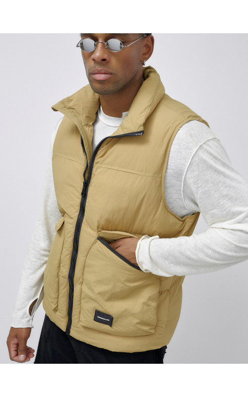 Мужской зимний жилет стёганый утеплённый.