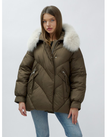 Женский зимний пуховик с меховой отделкой.