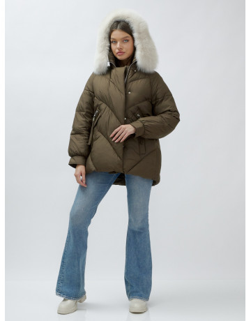 Женский зимний пуховик с меховой отделкой.