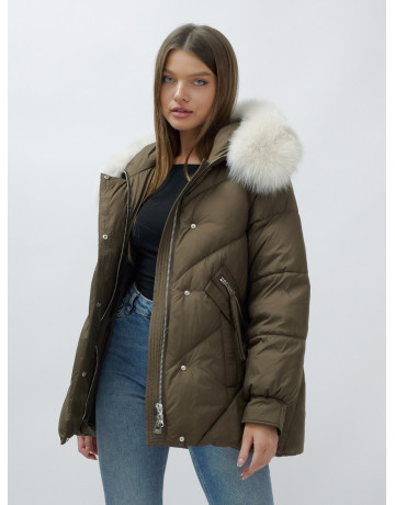 Женский зимний пуховик с меховой отделкой.