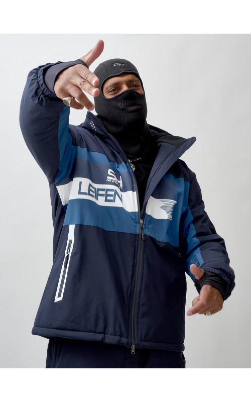 Мужской горнолыжный костюм для зимы.