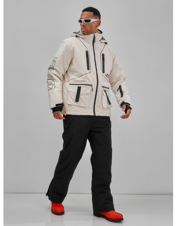 Мужской горнолыжный костюм: куртка и полукомбинезон для зимних активностей.