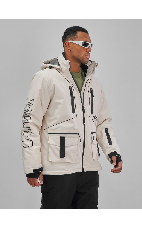 Мужской горнолыжный костюм: куртка и полукомбинезон для зимних активностей.