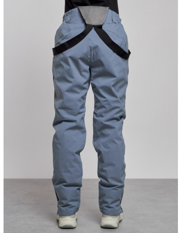 Женский горнолыжный костюм для активного отдыха.