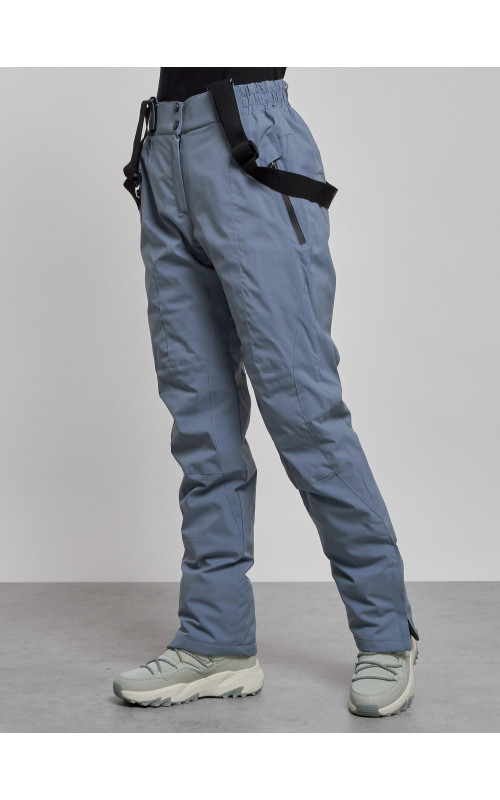 Женский горнолыжный костюм для активного отдыха.