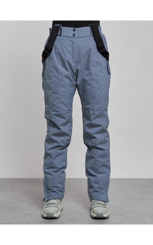 Женский горнолыжный костюм для активного отдыха.