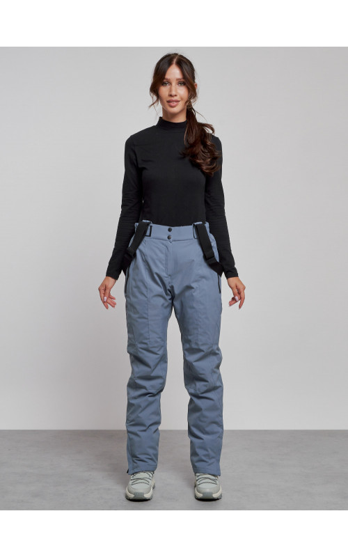 Женский горнолыжный костюм для активного отдыха.