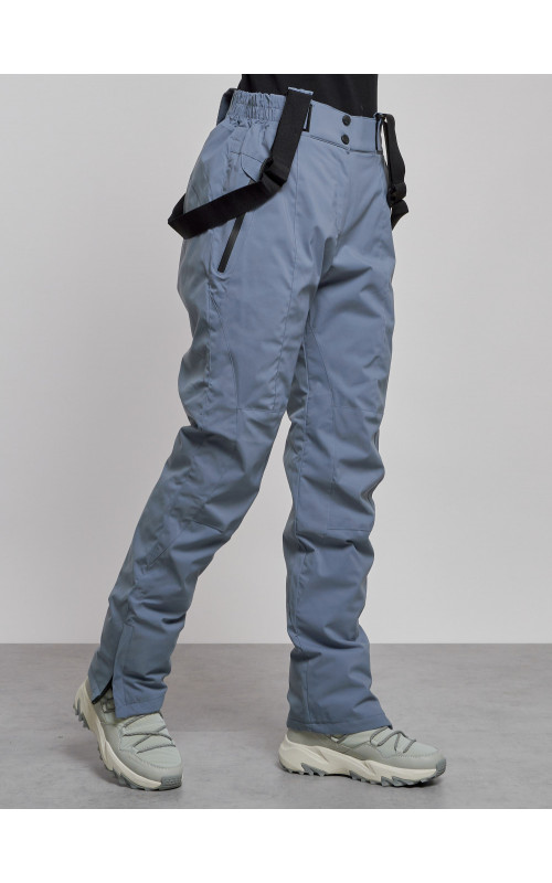 Женский горнолыжный костюм для активного отдыха.