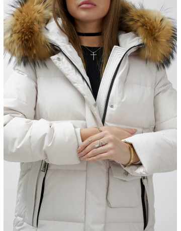 Женский зимний пуховик премиум-класса светло-бежевого цвета с мехом енота. в Тюмени
