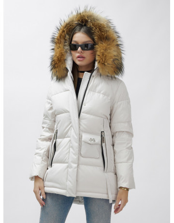 Женский зимний пуховик премиум-класса светло-бежевого цвета с мехом енота. в Тюмени